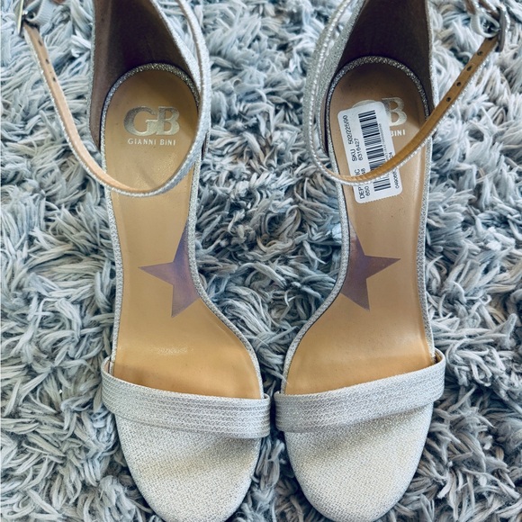 Gianna Bini Silver Sparkle open toe heels with buckle straps - Picture 2 of 5